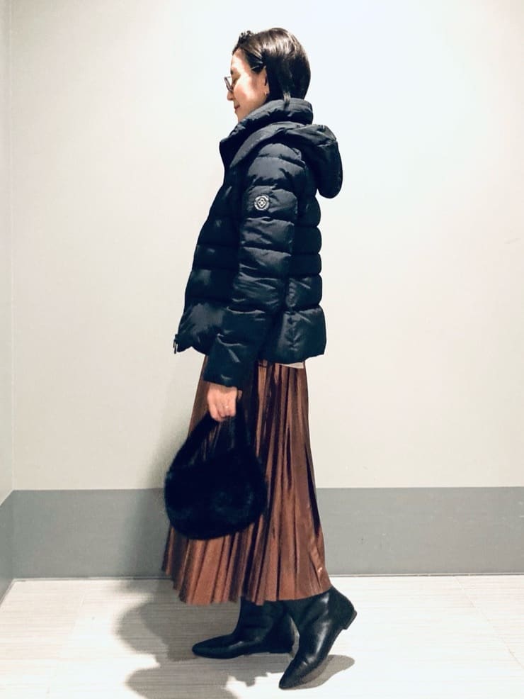 Furuさんの「DRESSTERIOR｜◆【洗える/ストレッチ性/オンオフ】箔プリントプリーツスカート」を使ったコーディネート