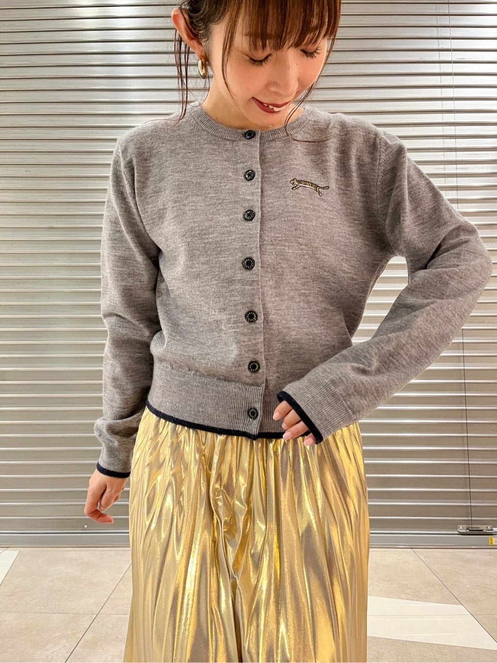 じゅんさんの「DRESSTERIOR｜◆【洗える/ストレッチ性/オンオフ】箔プリントプリーツスカート」を使ったコーディネート
