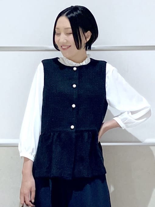 eriko さんの「Dessin｜【入卒/セレモニー】パール調ボタンベスト」を使ったコーディネート
