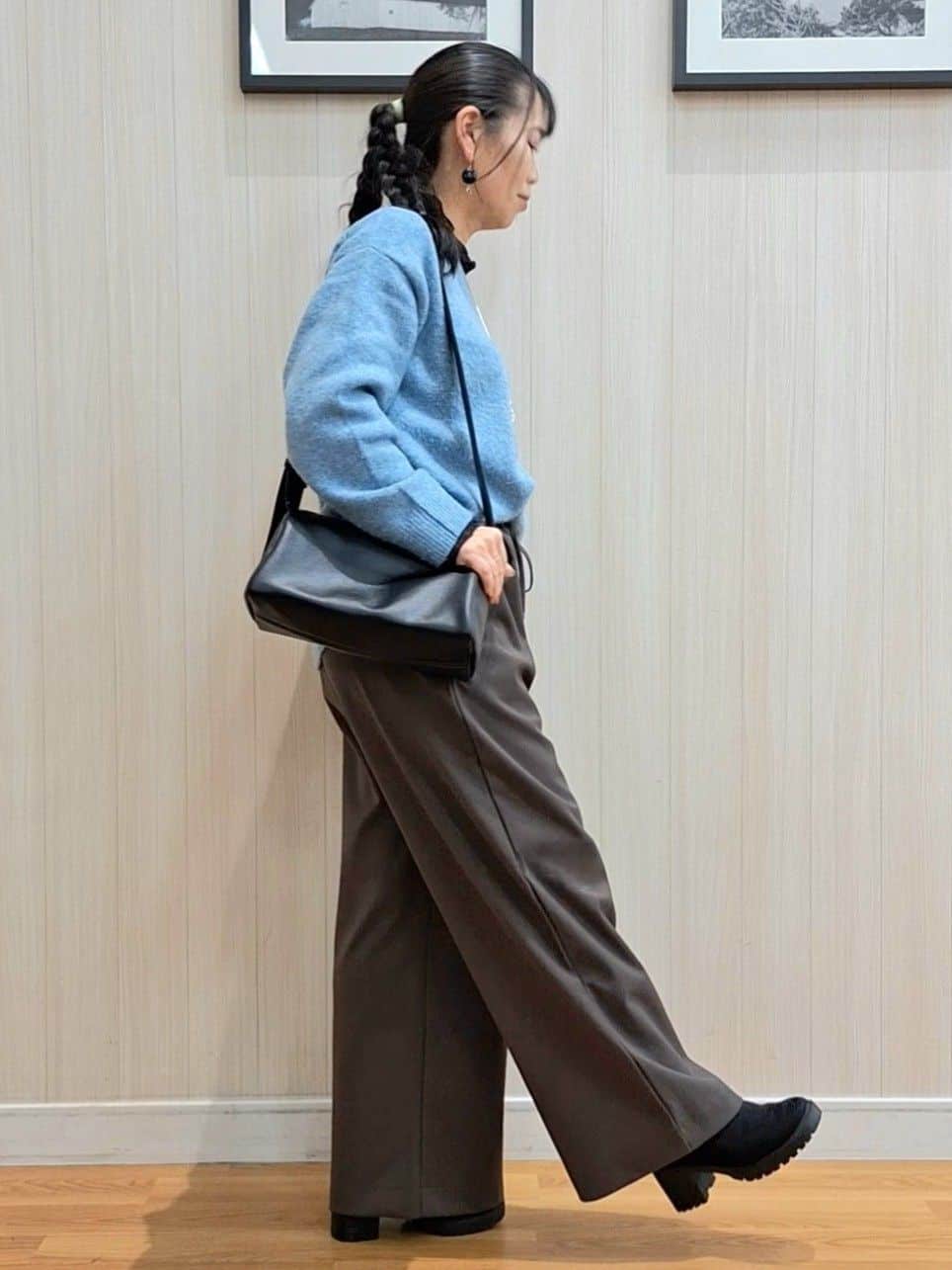 Saoさんの「SHOO･LA･RUE｜【洗濯機可/S-LL】 フラップイージーワイドパンツ」を使ったコーディネート