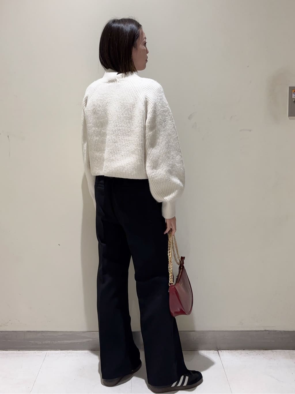 moさんの「OPAQUE.CLIP｜【2WAY】オイル調合皮チェーンハンドルムーンミドルバッグ」を使ったコーディネート