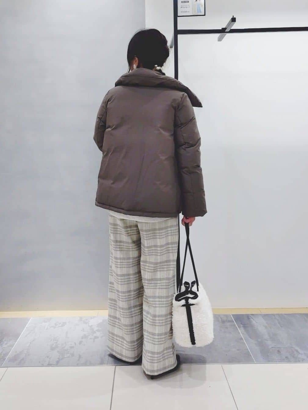 TOMOMIさんの「INDIVI｜【カシミヤ混】ミドルゲージ ハイネックニット」を使ったコーディネート