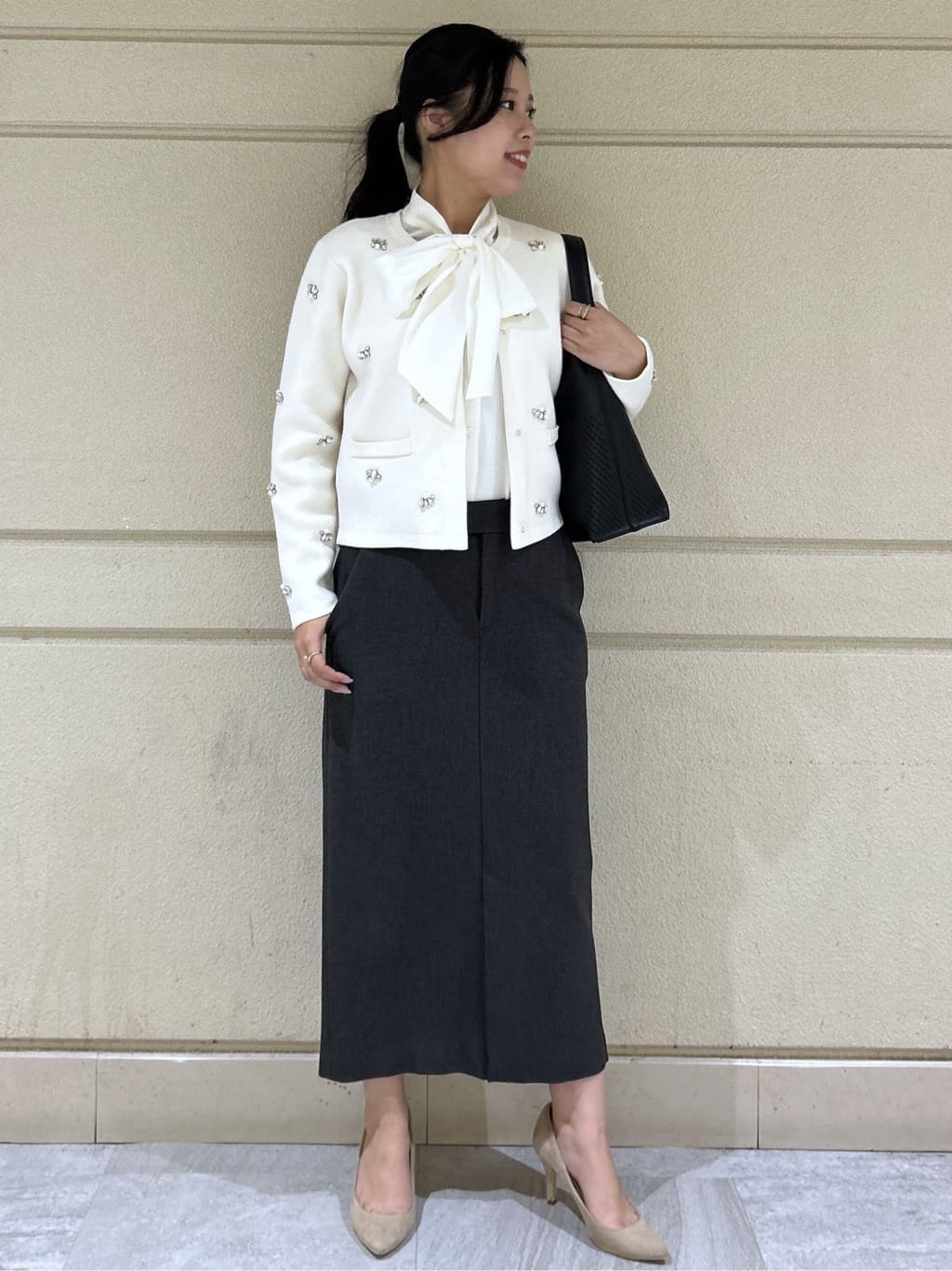 Momokaさんの「COUP DE CHANCE｜【手洗い可／日本製】シアーリボンブラウス」を使ったコーディネート