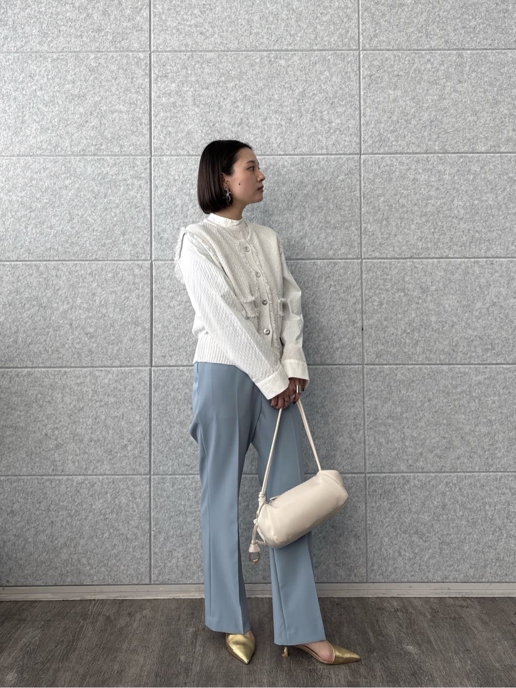 ayanoさんの「INDIVI｜フィッシュテールスタンドネックシャツ」を使ったコーディネート
