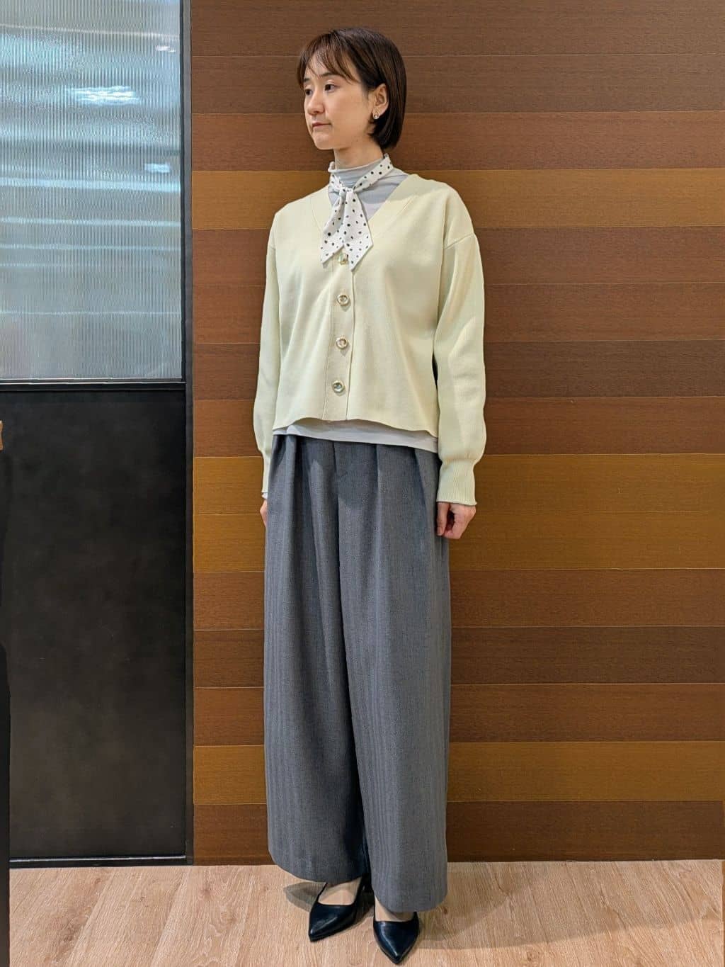 miuraさんの「OPAQUE.CLIP｜ヘリンボーンタックワイドパンツ【洗濯機OK】」を使ったコーディネート