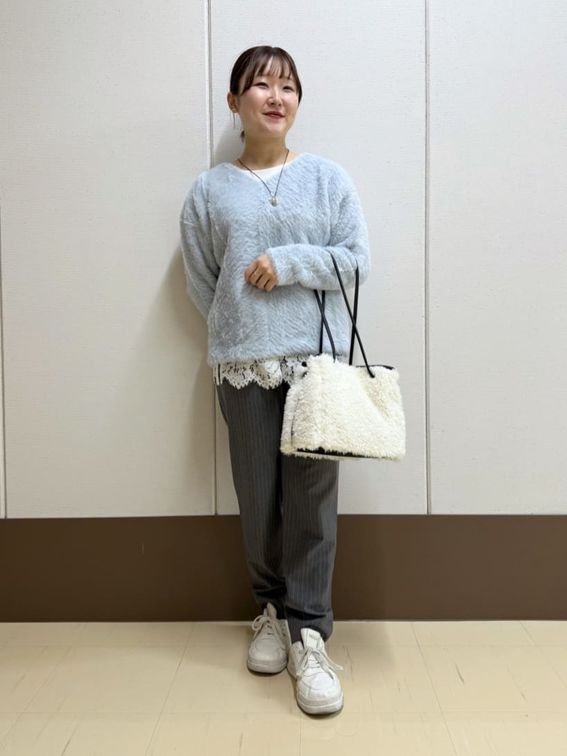 Rikoさんの「INDIVI｜【撥水／洗える／デザイン衿】ステッチレス ショートダウンコート」を使ったコーディネート