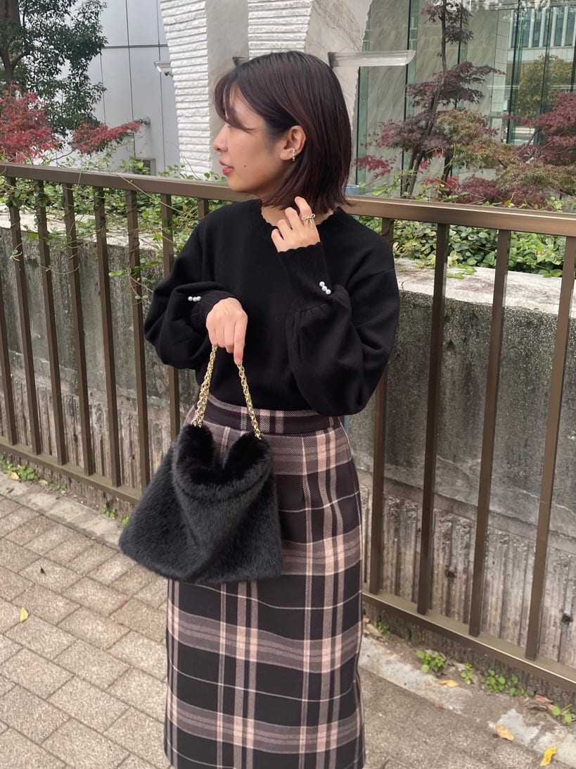 abeさんの「Couture brooch｜【洗える/スカラデザイン】パフスリーブ ニット」を使ったコーディネート