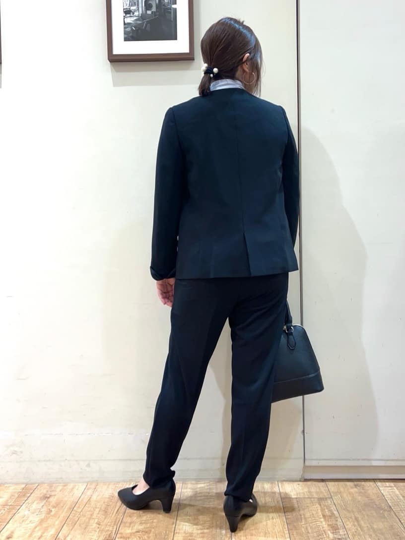 harusakuさんの「SHOO･LA･RUE｜【洗濯機可/セットアップ可/S-3L】きちんと楽に。カットジョーゼットノーカラージャケット」を使ったコーディネート