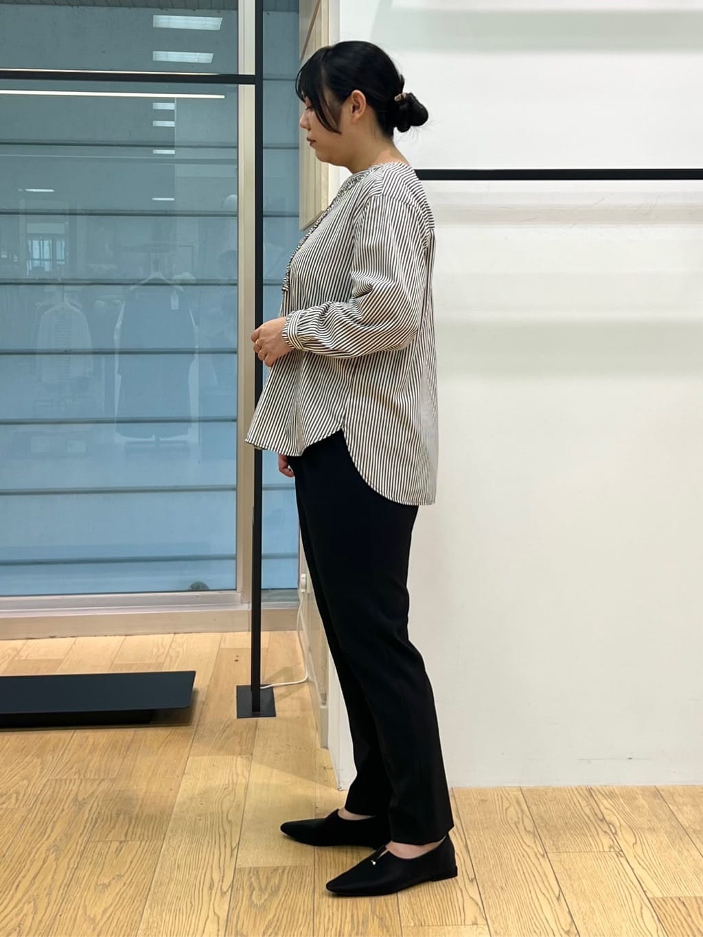 shimaさんの「INDIVI｜【洗える】胸元タックフリル長袖ブラウス」を使ったコーディネート