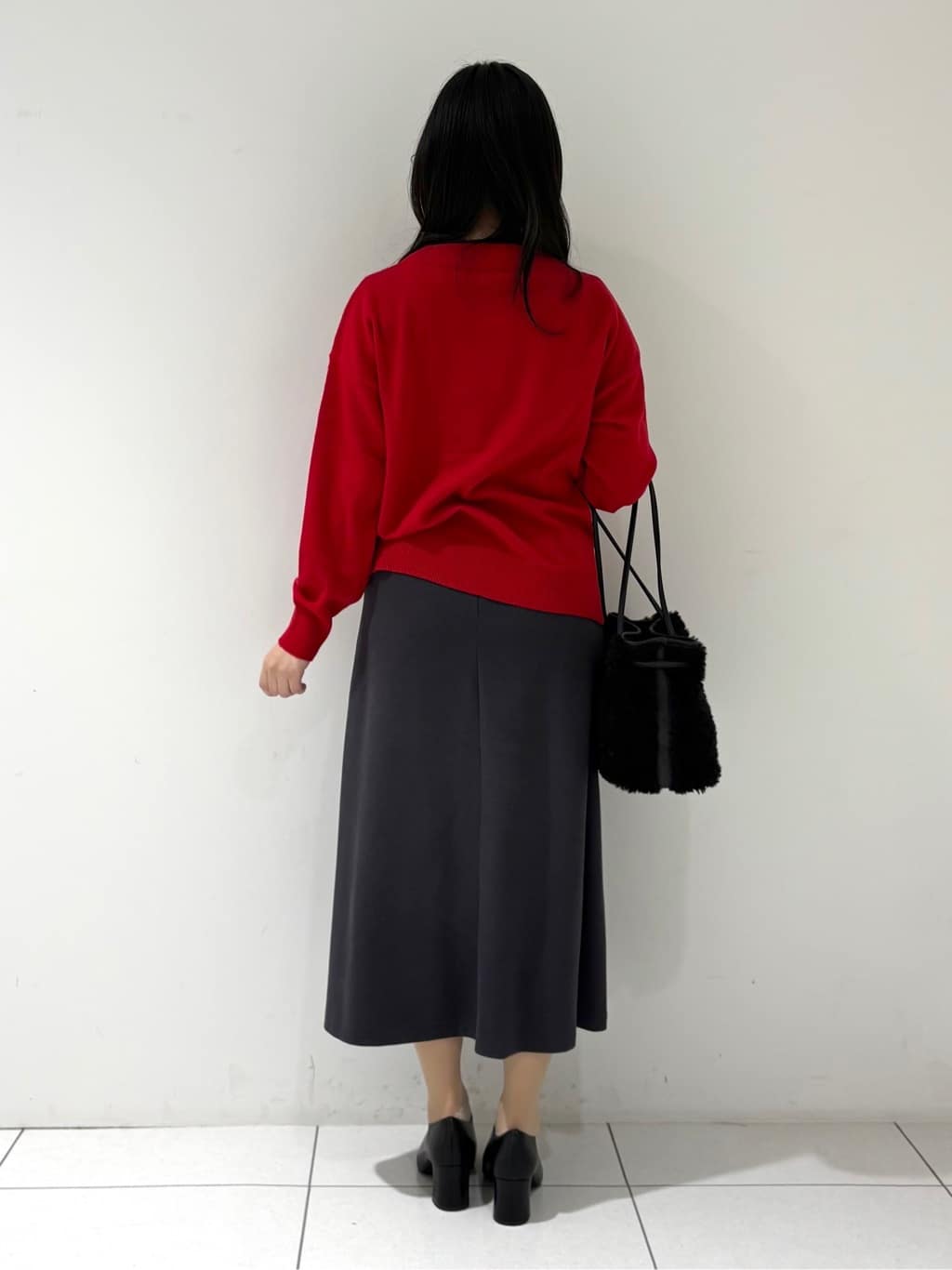 momokoさんの「INDIVI｜【洗える／カシミヤ混】ボトルネック ドルマンスリーブニット」を使ったコーディネート