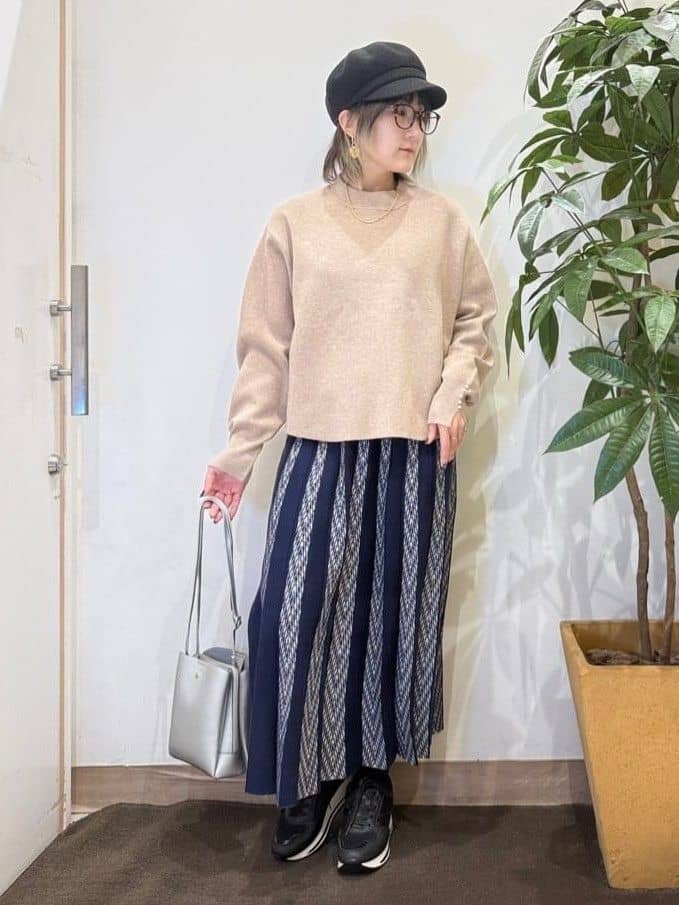 misakiさんの「SHOO･LA･RUE｜【洗濯機可/セットアップ可／S-LL】新色追加 女性らしさ際立つ もちもちニットスカート」を使ったコーディネート
