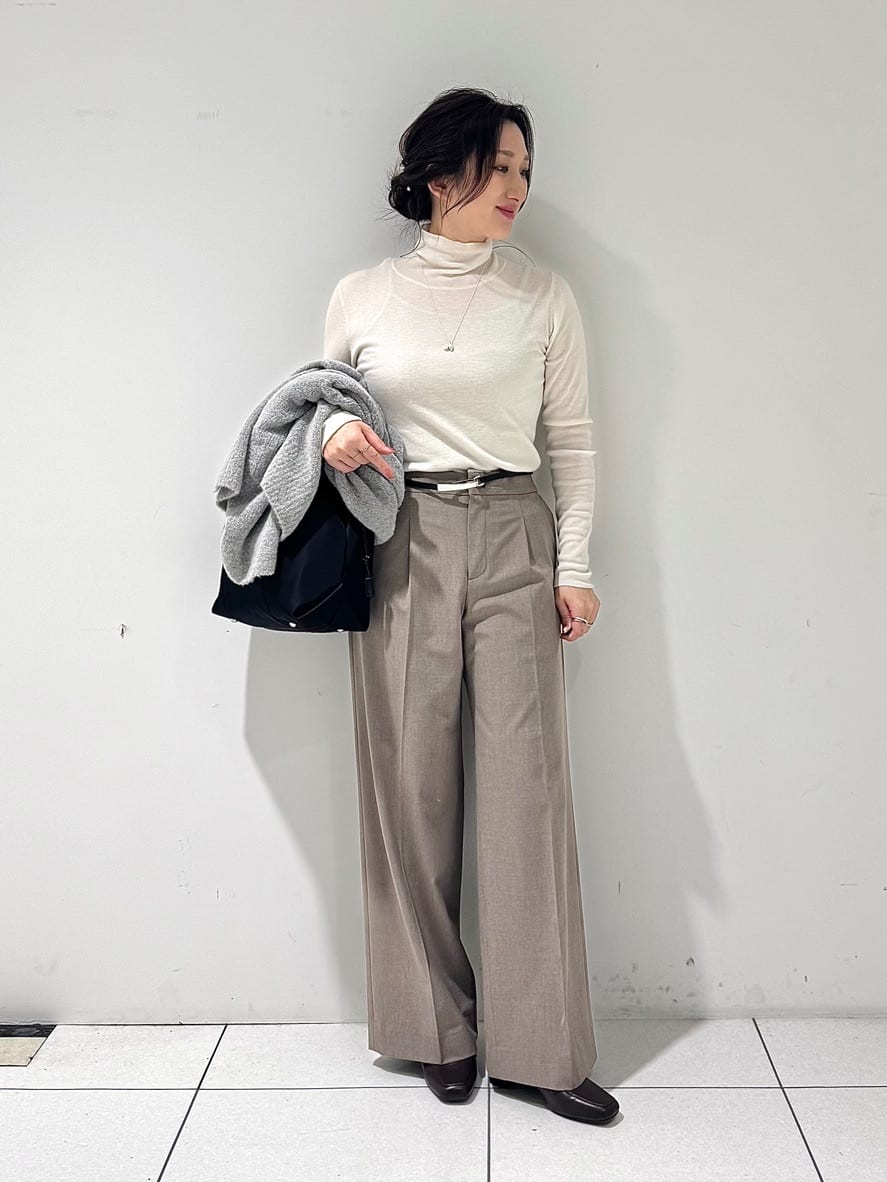 そんさんの「INDIVI｜【エアリー素材】ブークレ着流しニットカーディガン」を使ったコーディネート