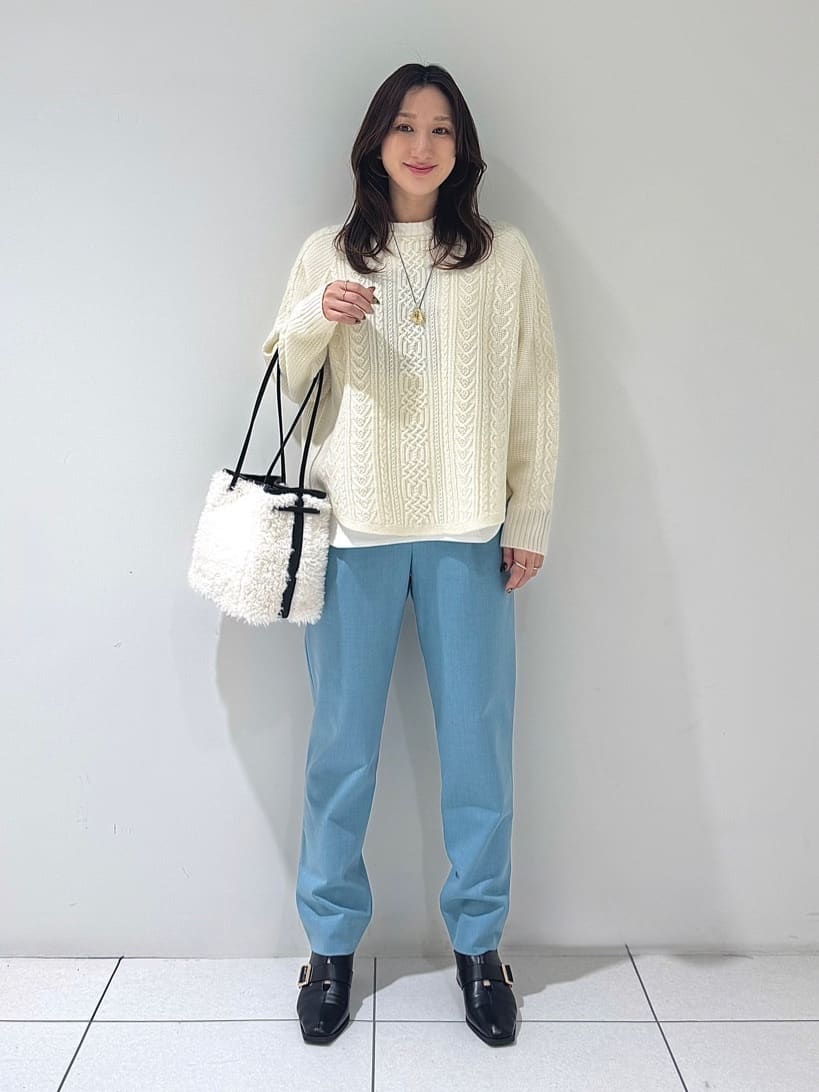 そんさんの「INDIVI｜【洗える】ケーブルデザイン ラウンドヘムニット」を使ったコーディネート