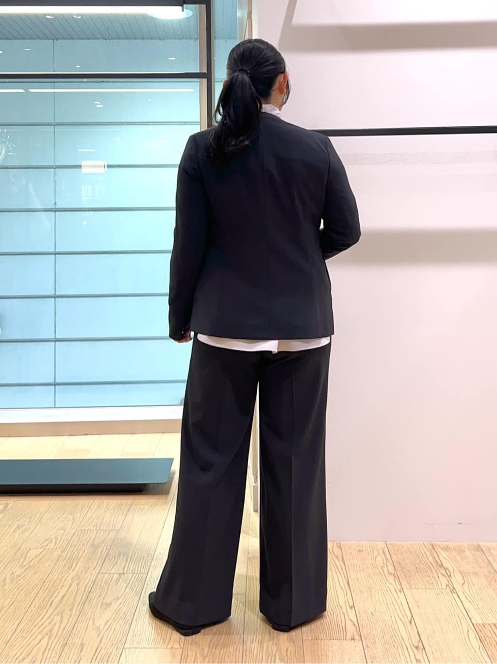 shimaさんの「INDIVI｜【洗える／UVケア／スーツ】ストレッチノーカラージャケット」を使ったコーディネート