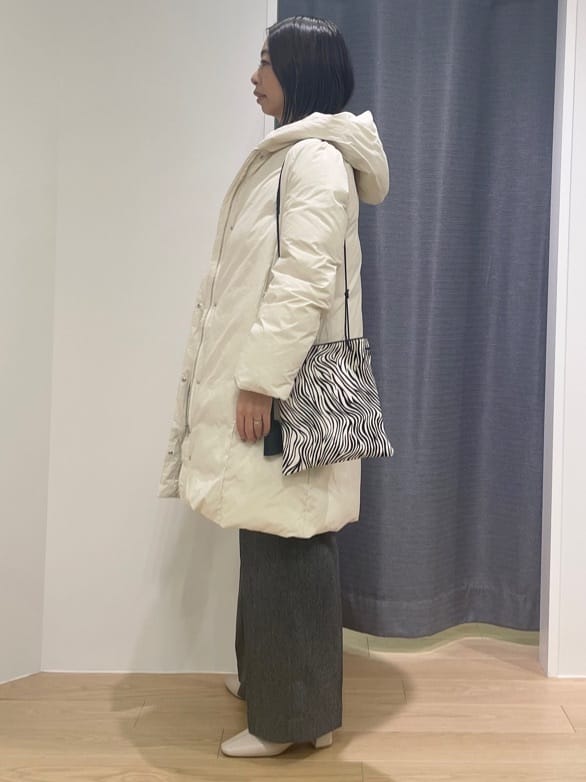 Mikoさんの「INDIVI｜【撥水／洗える】ステッチレス ロングダウンコート」を使ったコーディネート