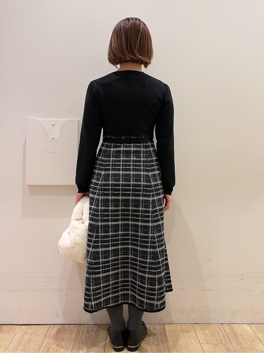 YUKOさんの「index｜チェックラメジャカードニットワンピース」を使ったコーディネート