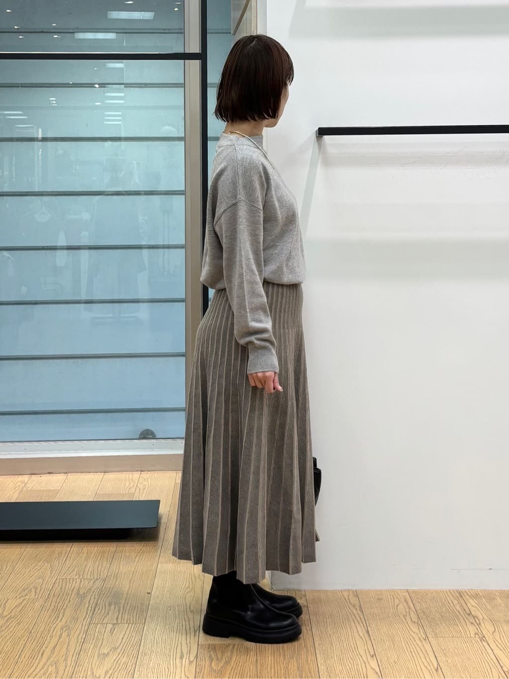 asamiさんの「INDIVI｜【洗える／カシミヤ混】ボトルネック ドルマンスリーブニット」を使ったコーディネート