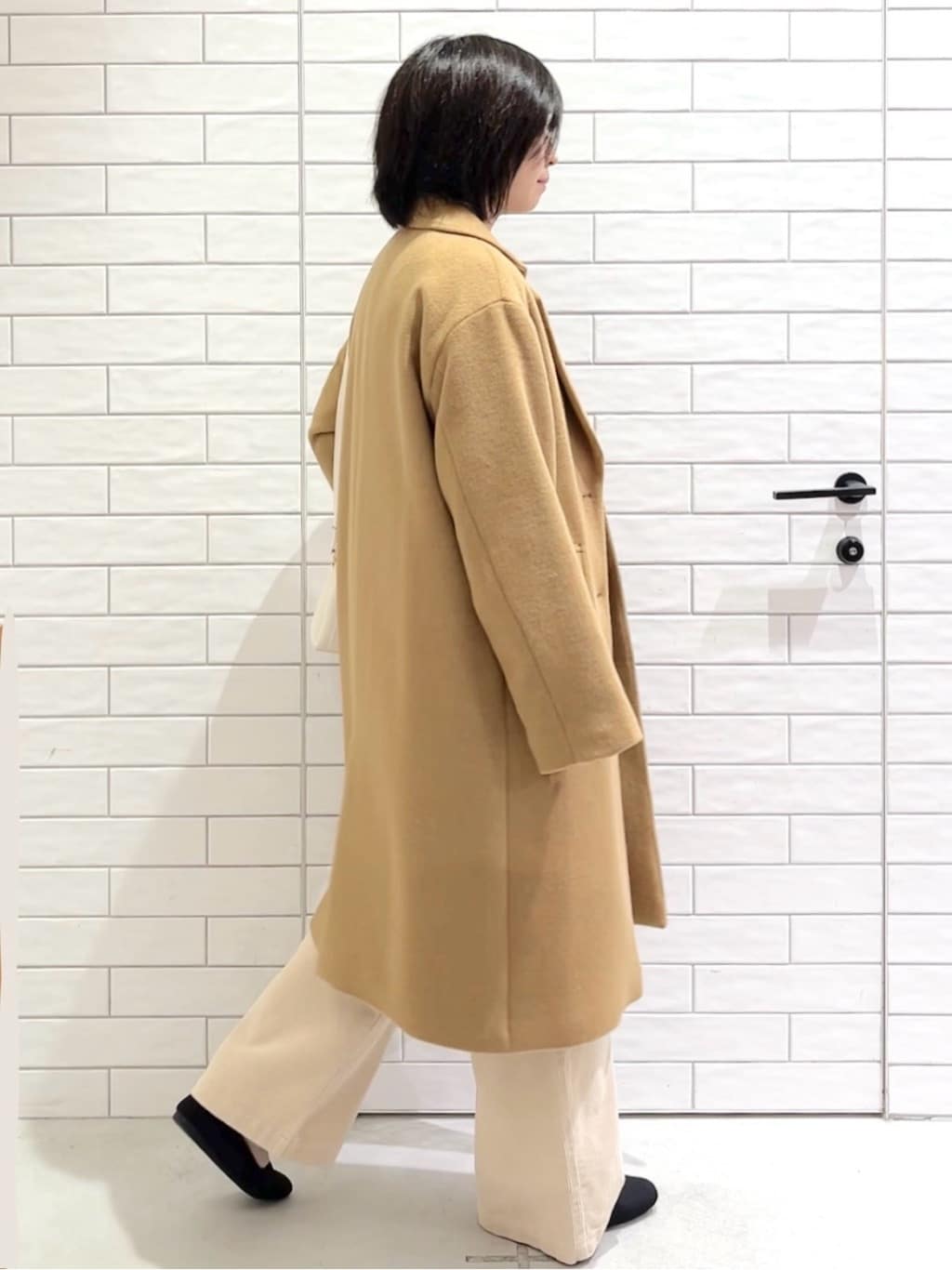 しおりさんの「OPAQUE.CLIP｜カシミヤブレンドウールチェスターコート」を使ったコーディネート