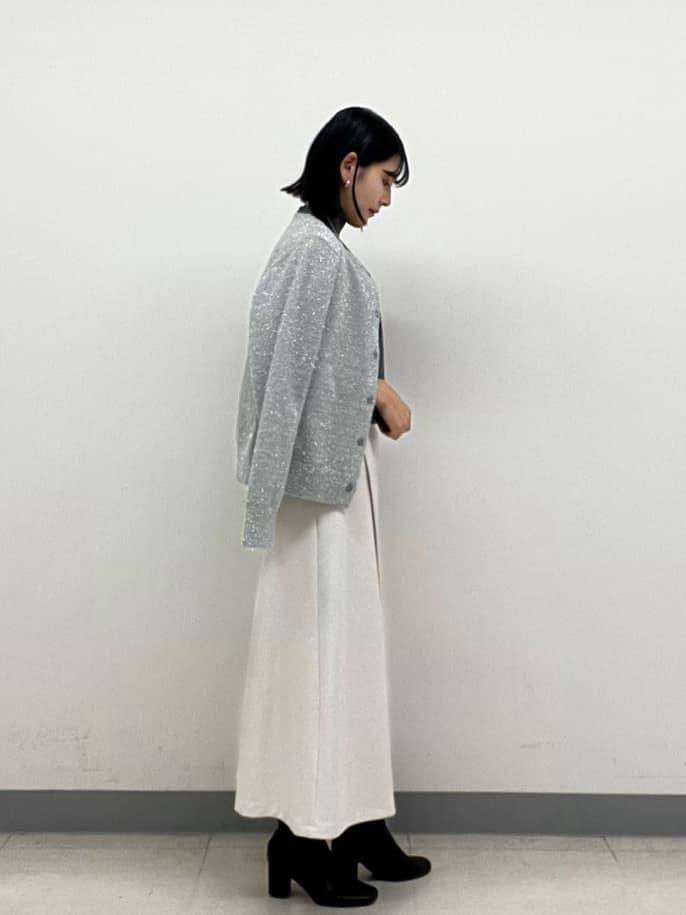 hinanoさんの「INDIVI｜【洗える】ラメニットカーディガン」を使ったコーディネート