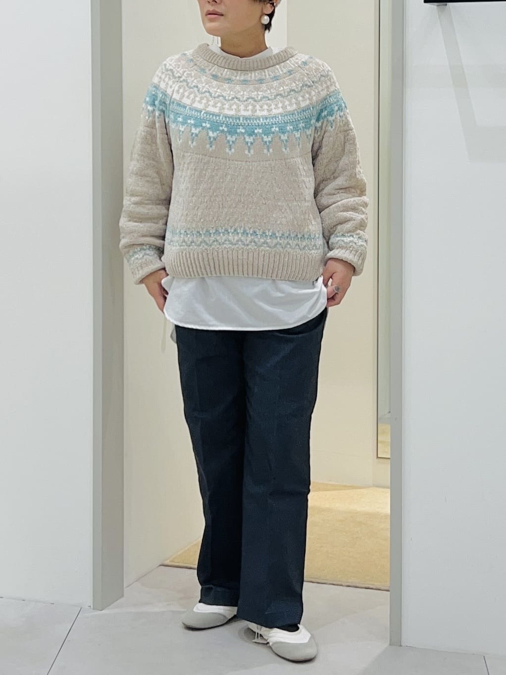 タナさんの「THE SHOP TK｜上品さと少しの遊び心を モール求心柄ニット」を使ったコーディネート