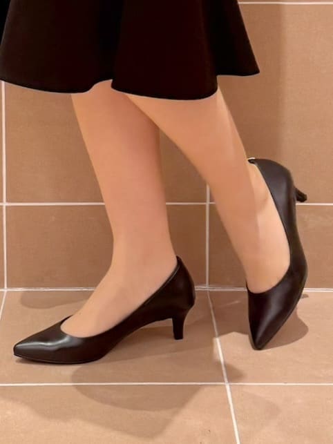 すみれさんの「ESPERANZA｜【レイン対応/12時間パンプス】約5.5cm 歩きやすくて疲れにくい」を使ったコーディネート