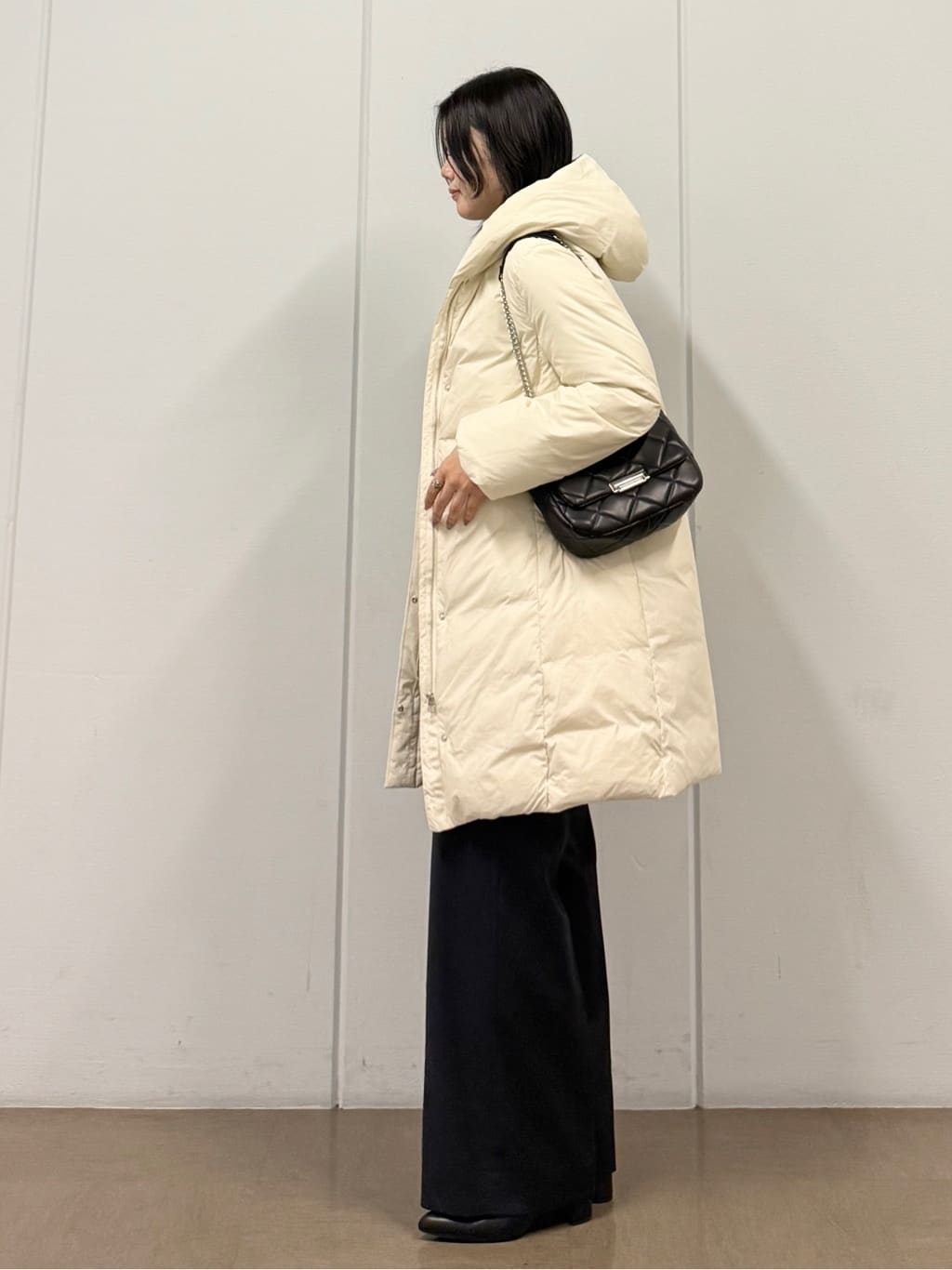 mizukiさんの「INDIVI｜【撥水／洗える】ステッチレス ロングダウンコート」を使ったコーディネート