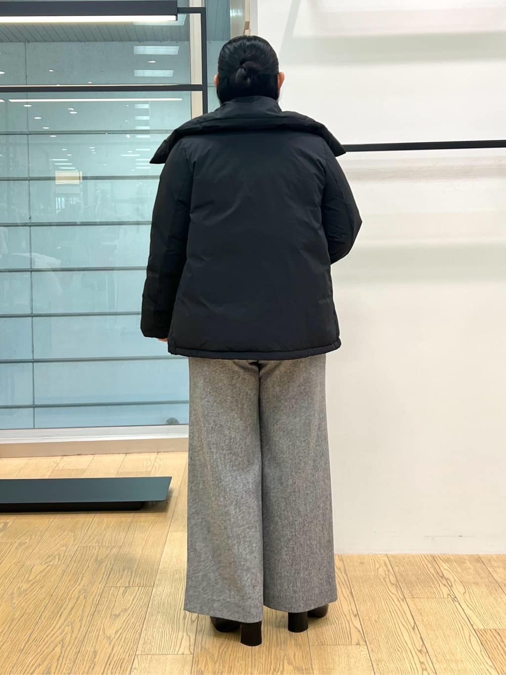 shimaさんの「INDIVI｜【撥水／洗える／デザイン衿】ステッチレス ショートダウンコート」を使ったコーディネート