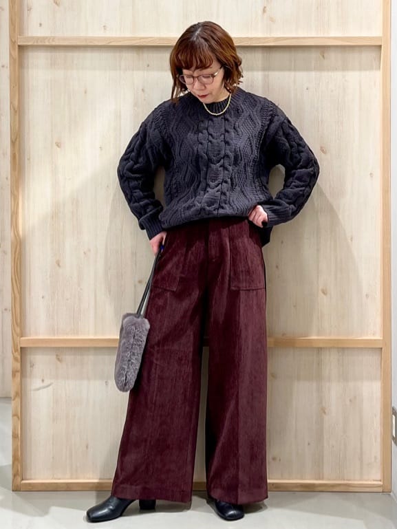 nakoさんの「THE SHOP TK｜【洗える】冬のコーデを盛り上げる マットモール ケーブルニット」を使ったコーディネート