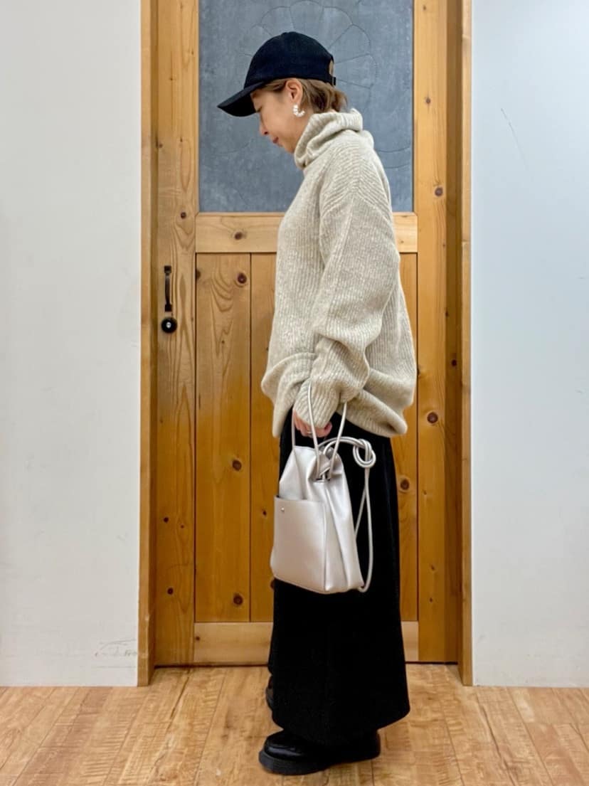 ゆみさんの「SHOO･LA･RUE｜【洗濯機可/S-LL/体型カバー】女性らしい美シルエット チュニックニットワンピース」を使ったコーディネート