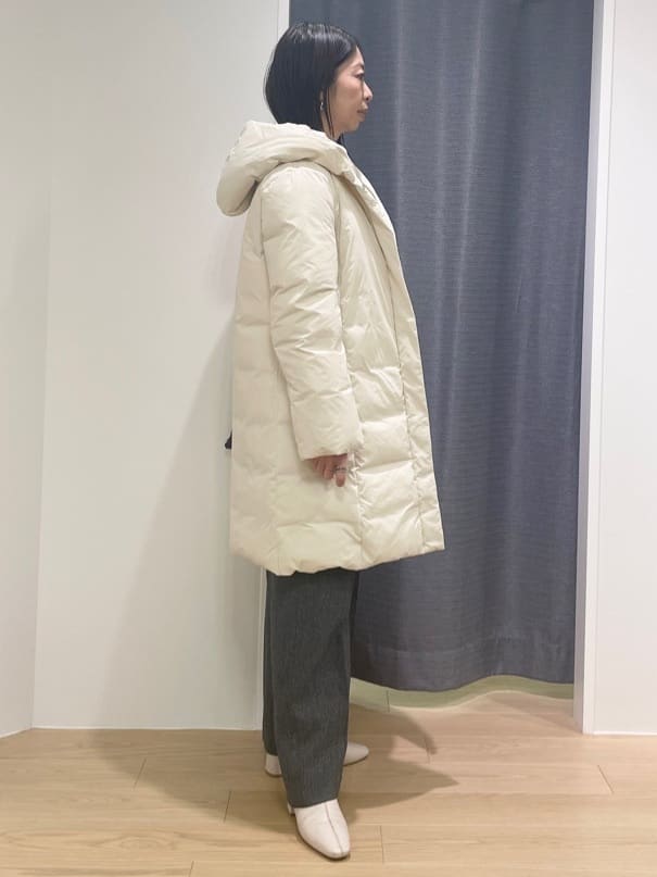 Mikoさんの「INDIVI｜【撥水／洗える】ステッチレス ロングダウンコート」を使ったコーディネート