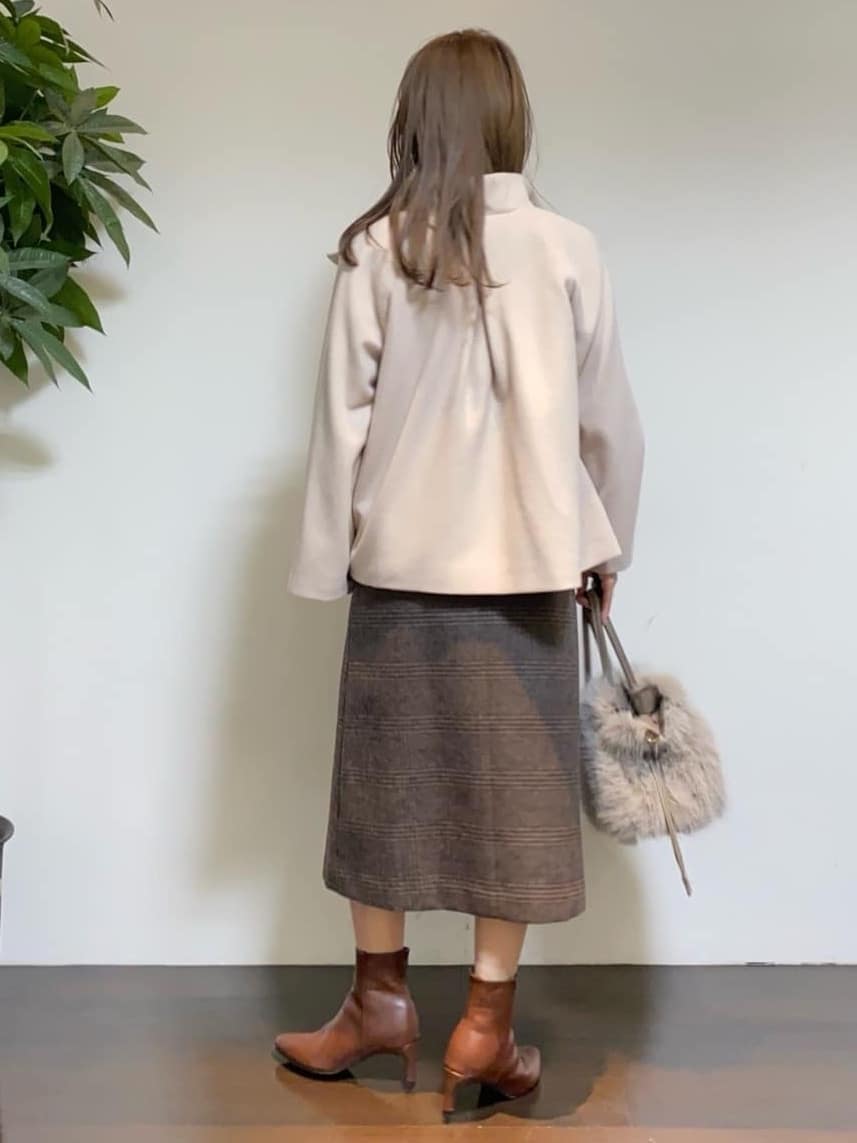tomoさんの「UNTITLED｜【重ね着もおすすめ/洗える】ウールカシミヤ クルーネックニット」を使ったコーディネート
