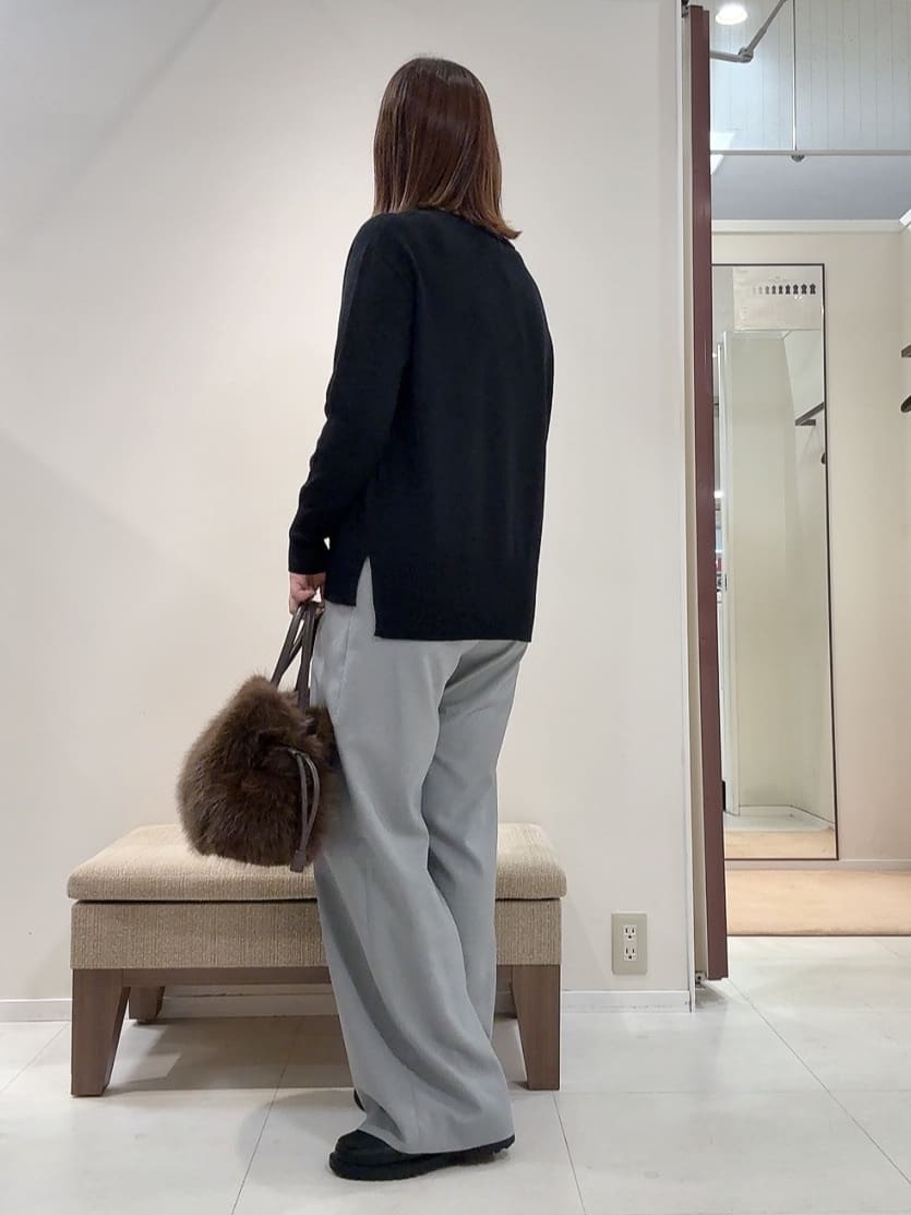 YUIさんの「UNTITLED｜【8色展開/体型カバー】魅せるタイムレスニット」を使ったコーディネート