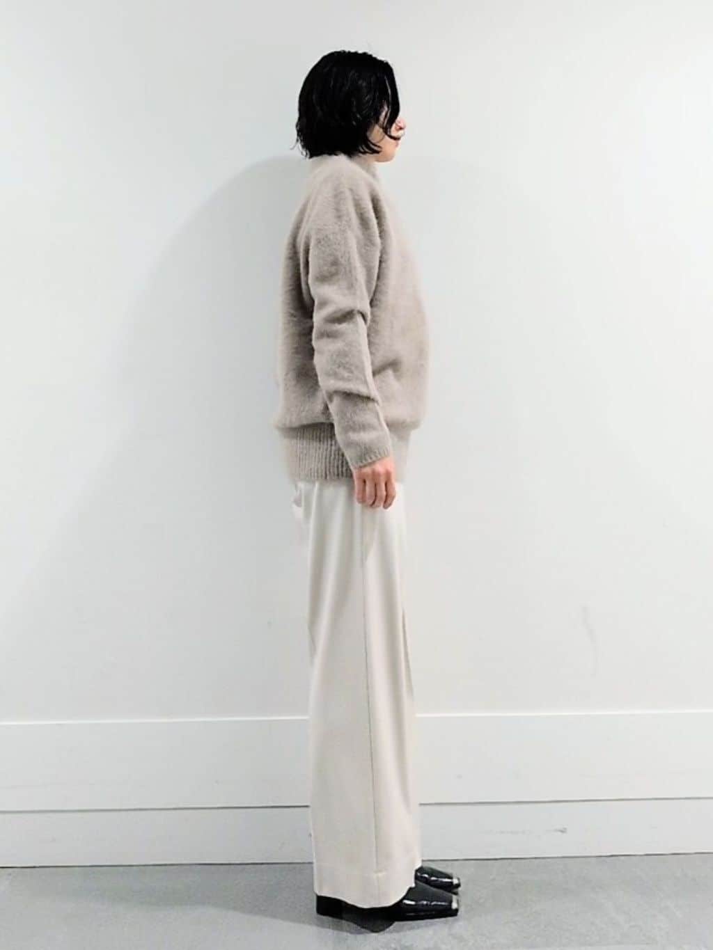 ミズタさんの「UNTITLED｜【大人な品格/ふわふわニット】フォックスカシミヤ コクーンニット」を使ったコーディネート