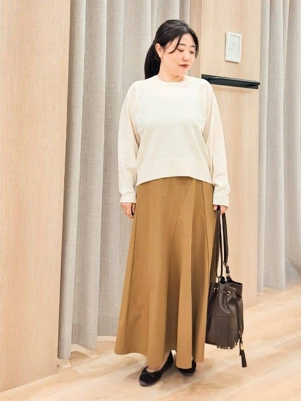 ふるさんの「grove｜最終お値下げ！！【洗える/毛玉軽減】天竺ラグランスリーブプルオーバー」を使ったコーディネート