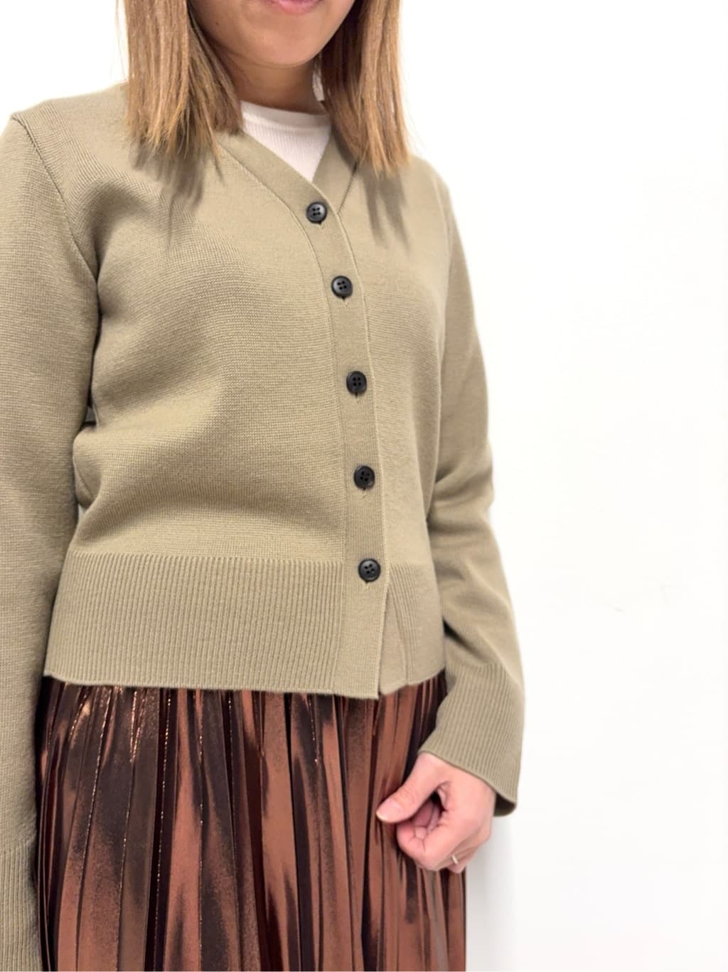 Nishijimaさんの「DRESSTERIOR｜◆ミラノリブカーディガン」を使ったコーディネート