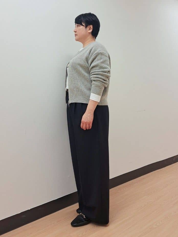 ますこさんの「UNTITLED｜【ゆったりサイズ／着丈短め】ジップニットカーディガン」を使ったコーディネート