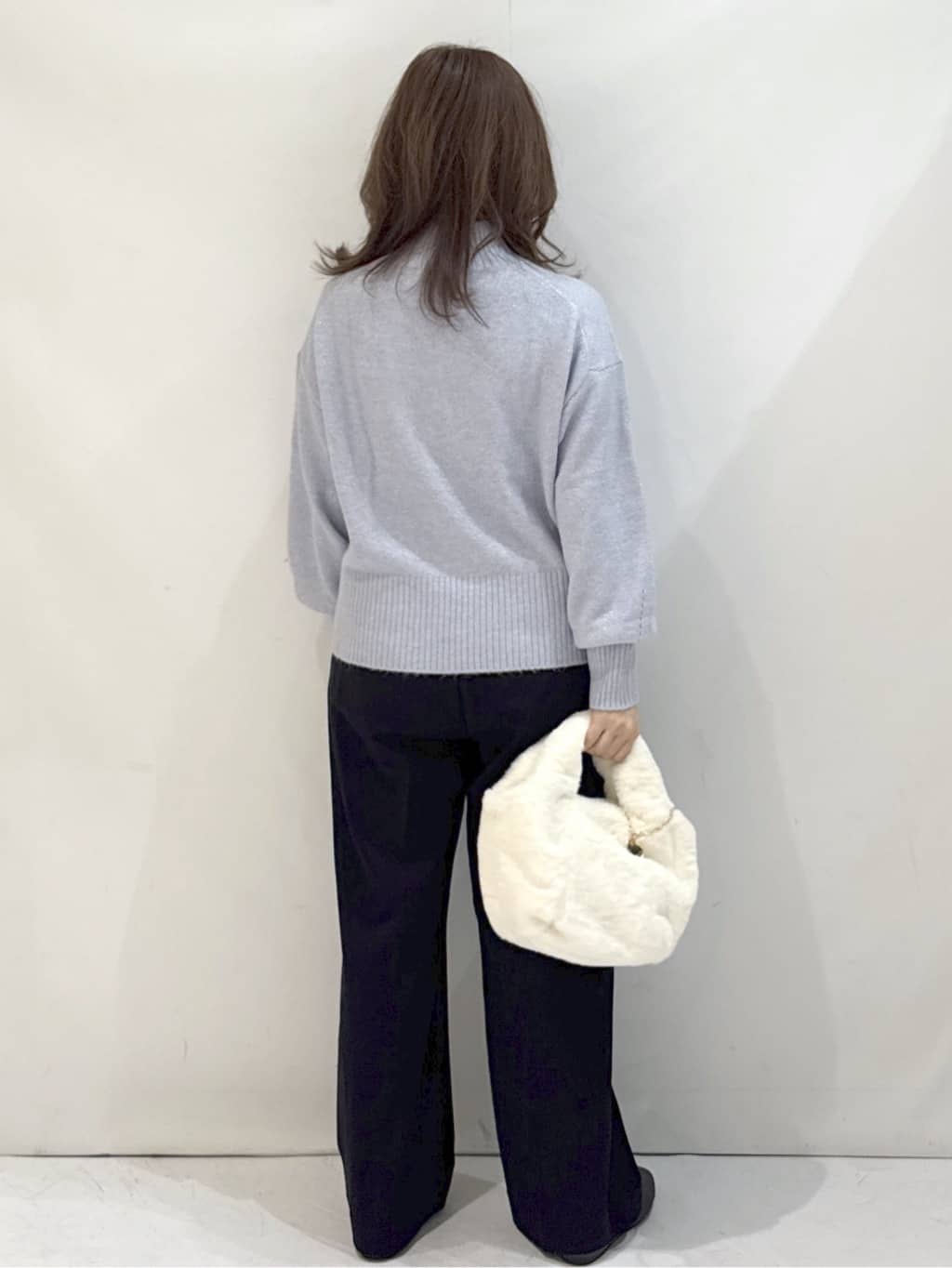 やすさんの「OPAQUE.CLIP｜ブークレミドルコート【洗える】」を使ったコーディネート