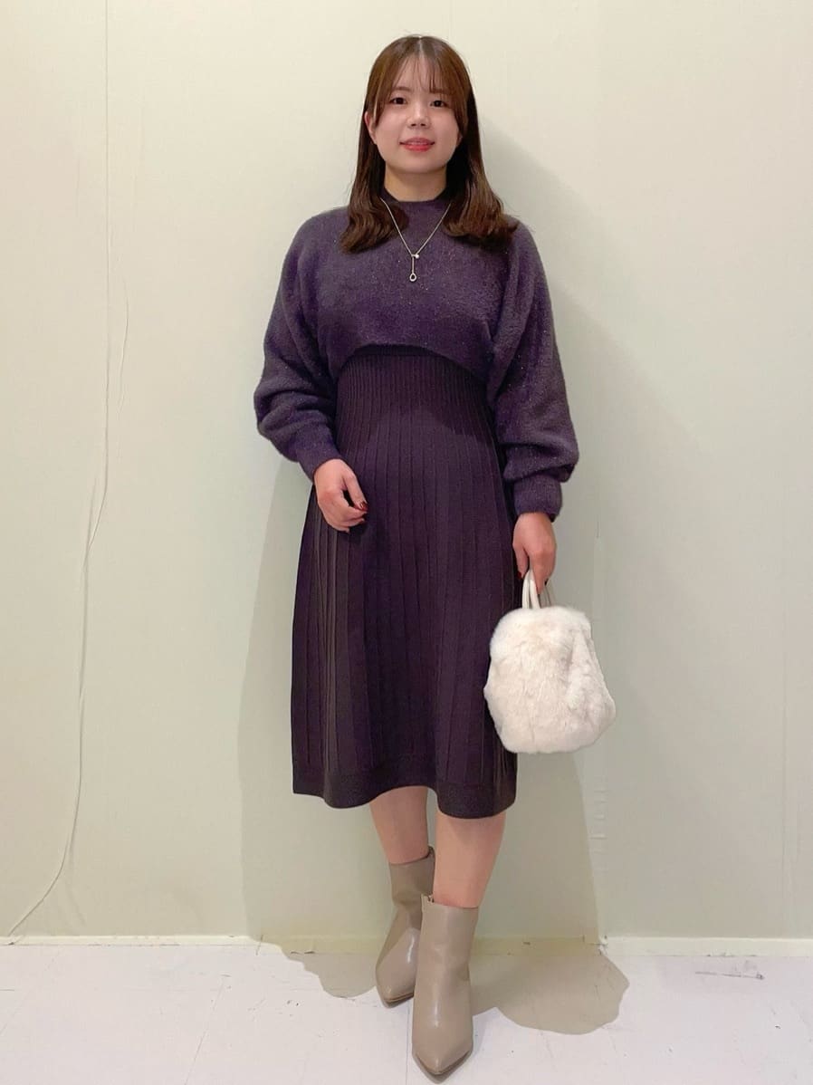 ayumiさんの「OPAQUE.CLIP｜ラメフェザープルオーバーセット ニットワンピース【洗濯機OK】《XS～LL》」を使ったコーディネート