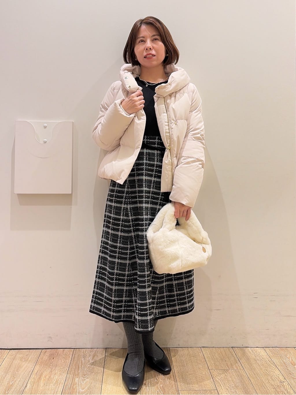 YUKOさんの「index｜チェックラメジャカードニットワンピース」を使ったコーディネート