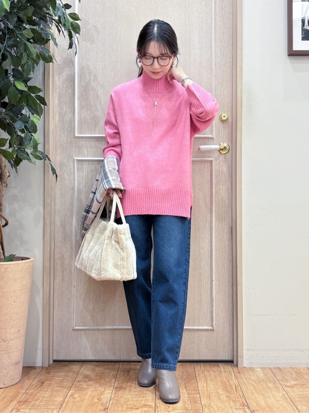 なみさんの「SHOO･LA･RUE｜【S-LL】ゆるシルエットな メランジタートルニット」を使ったコーディネート