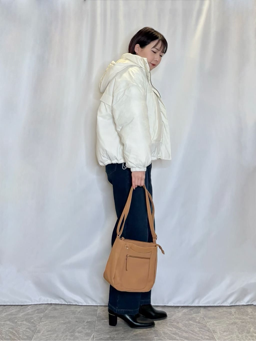 ネリさんの「SHOO･LA･RUE｜【撥水/あったか】たっぷり着られる 中綿モンスターショートコート」を使ったコーディネート