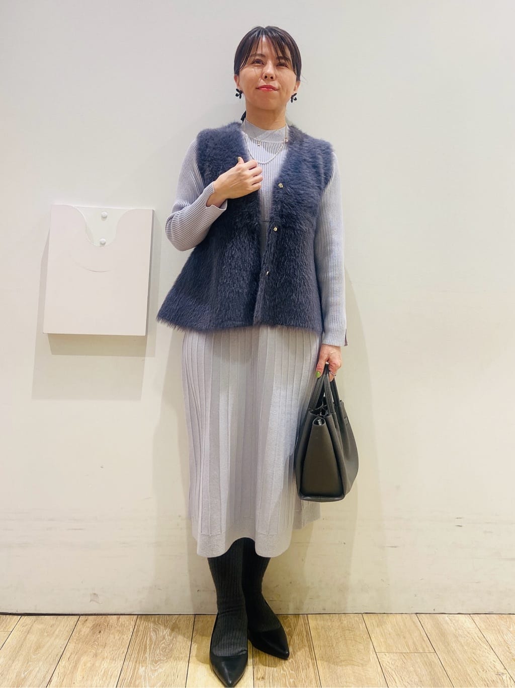 YUKOさんの「index｜《andGIRL掲載》フェザーペプラムジレ【洗濯機OK／抗ピル】」を使ったコーディネート
