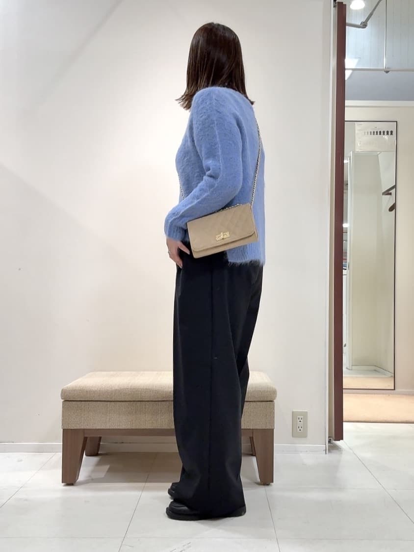 YUIさんの「UNTITLED｜【はっ水機能/フード取り外し可/防寒】ロングダウンコート」を使ったコーディネート