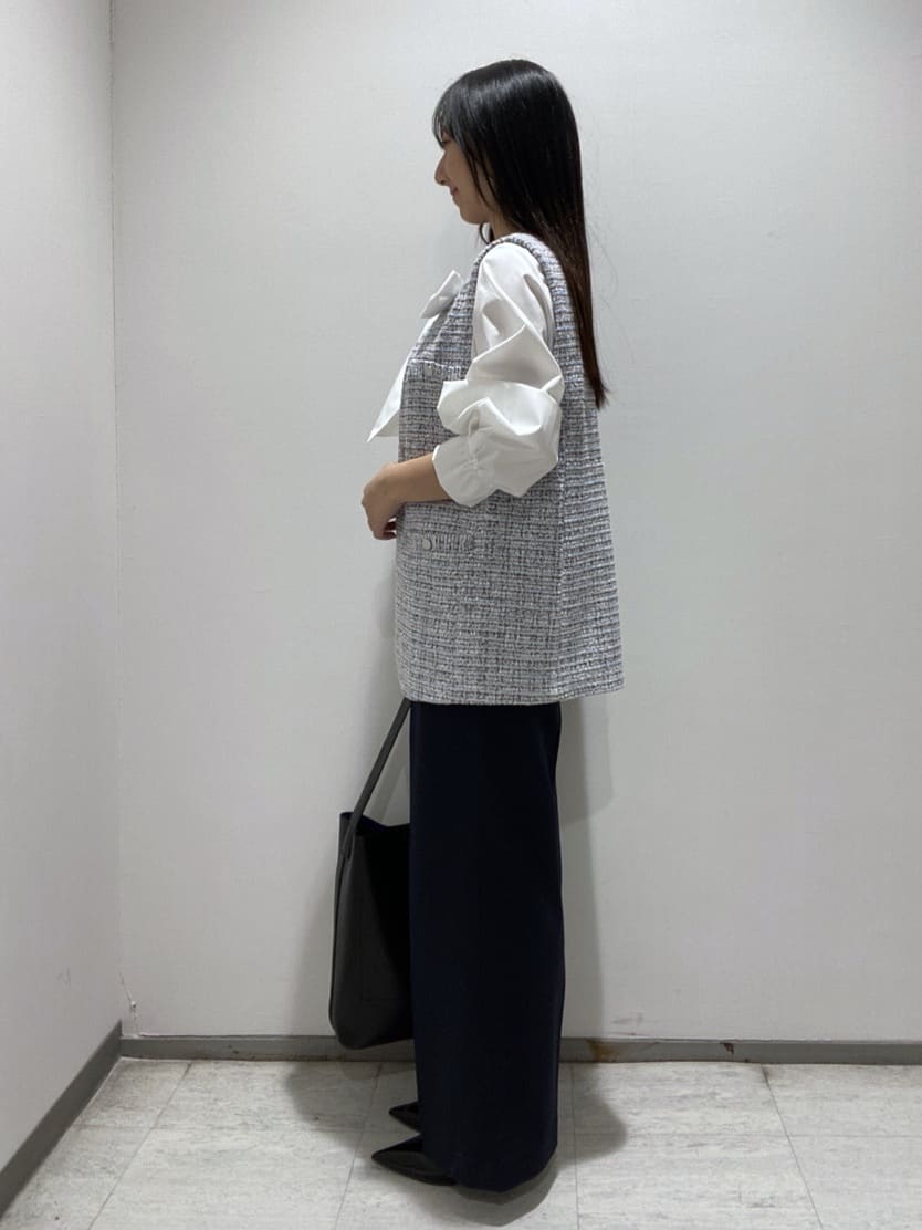 meiさんの「INDIVI｜【2点セット／洗える】ツイードジレ＆ボウタイブラウス」を使ったコーディネート
