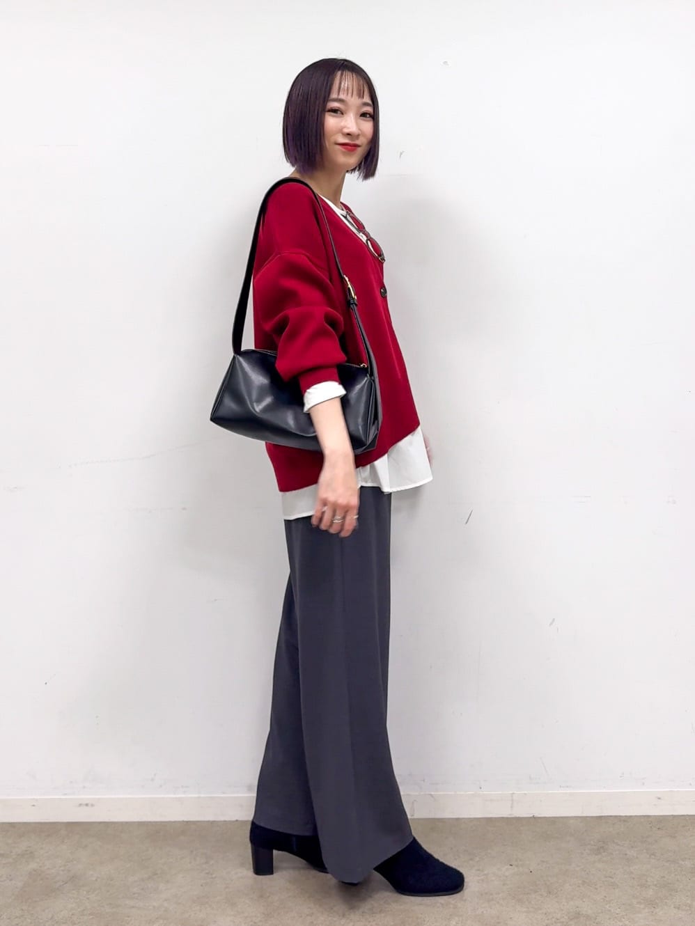 𝐜𝐡𝐢𝐤𝐚さんの「SHOO･LA･RUE｜【洗える/毛玉レス】表面がきれいなVネックカーディガン」を使ったコーディネート