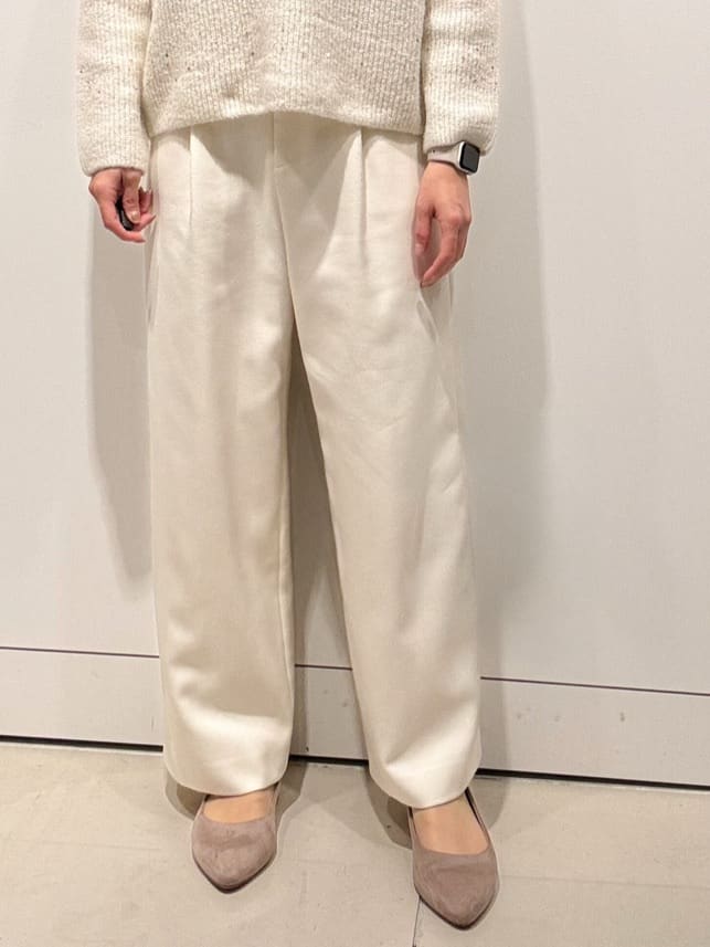 シオンさんの「COUP DE CHANCE｜【手洗い可】スパンコール付ニットトップス」を使ったコーディネート