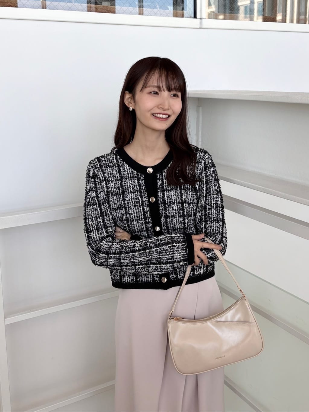 みさかさんの「index｜ファンシーヤーントリミングカーディガン【洗濯機OK】」を使ったコーディネート