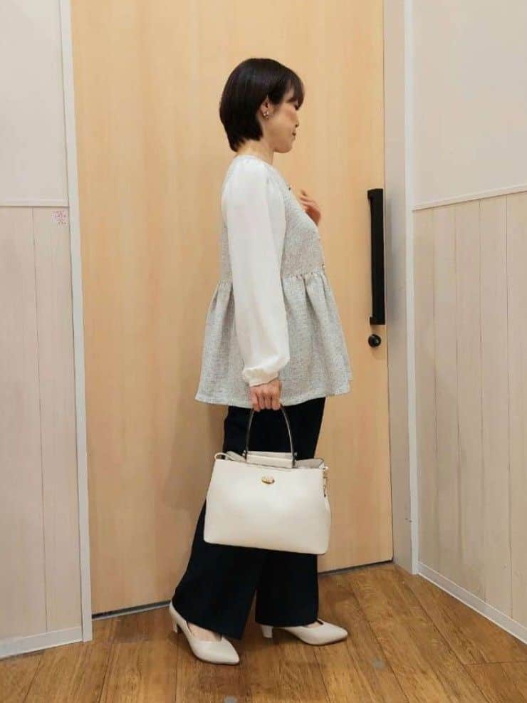 Kさんの「SHOO･LA･RUE｜【洗濯機可/セットアップ可】サラっと軽やか ワイドストレートパンツ」を使ったコーディネート