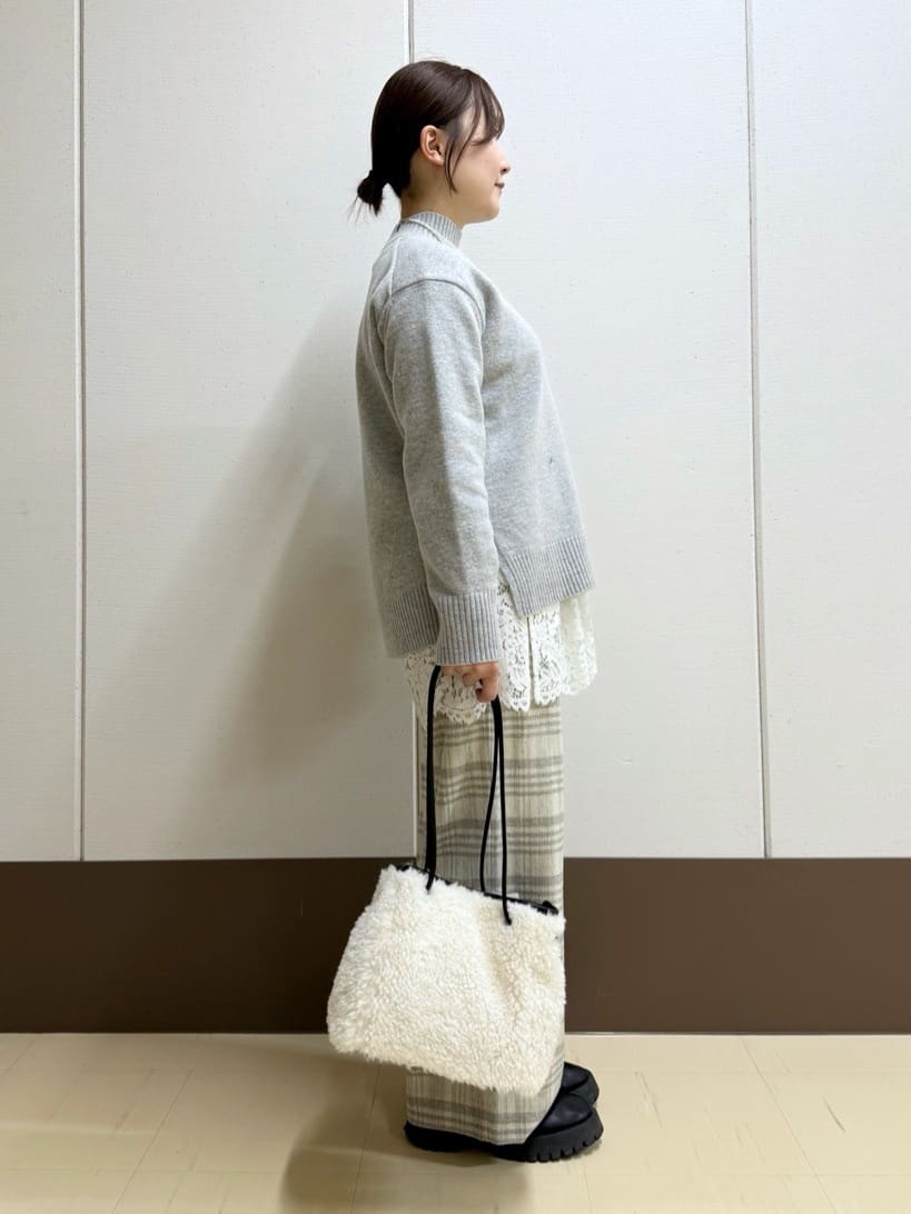 Rikoさんの「INDIVI｜【カシミヤ混】ミドルゲージ ハイネックニット」を使ったコーディネート