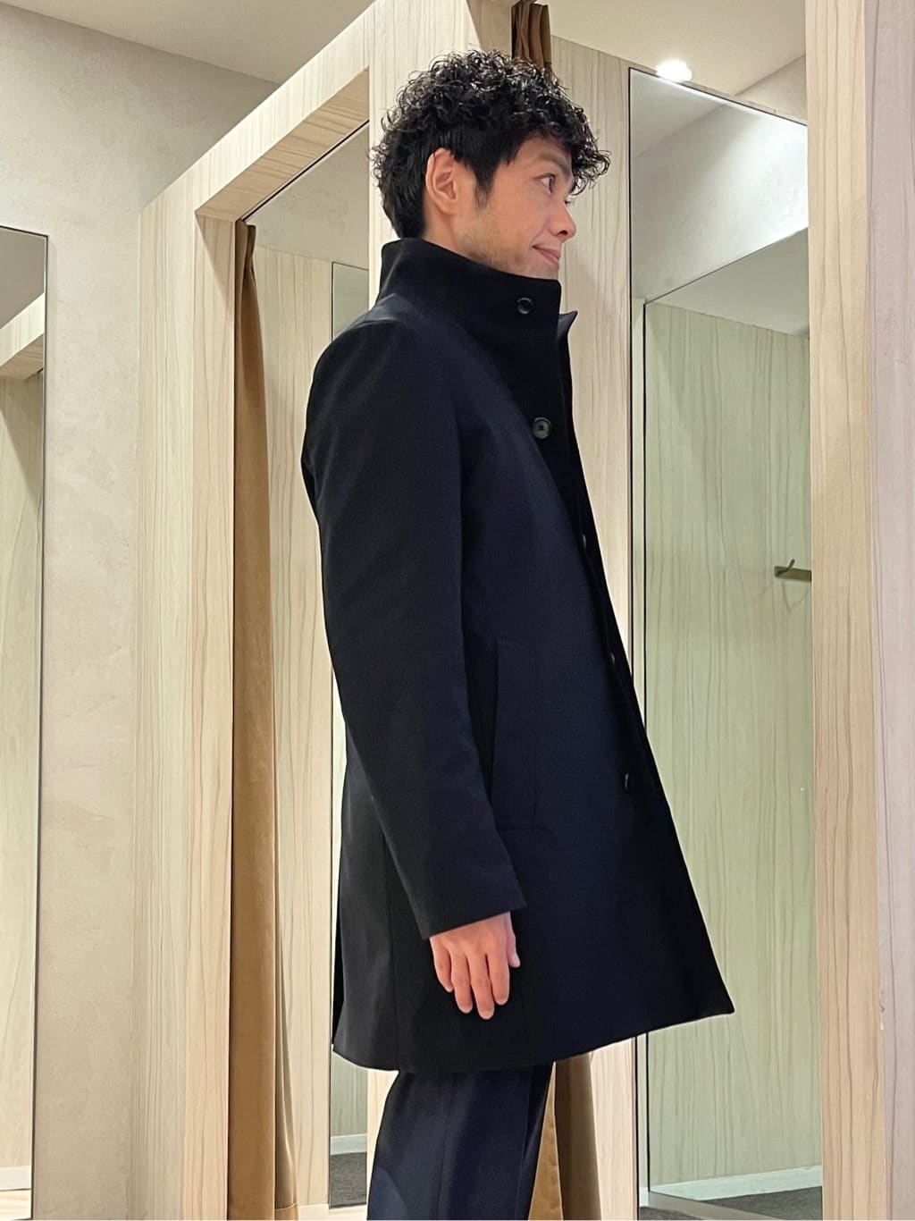 URAさんの「TAKEO KIKUCHI｜【ダウンライナー付き】ドビースタンドカラーコート」を使ったコーディネート